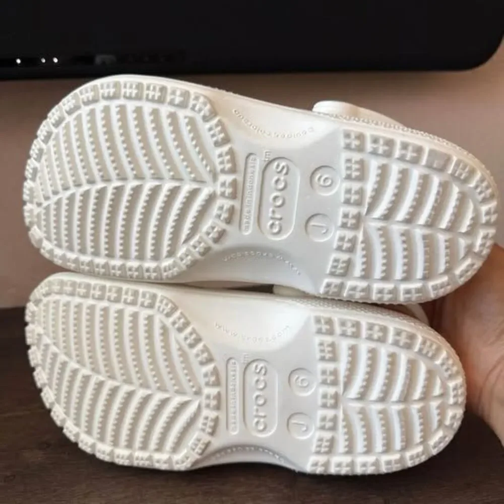 Crocs Junior Big kids size 6 excellent condition
